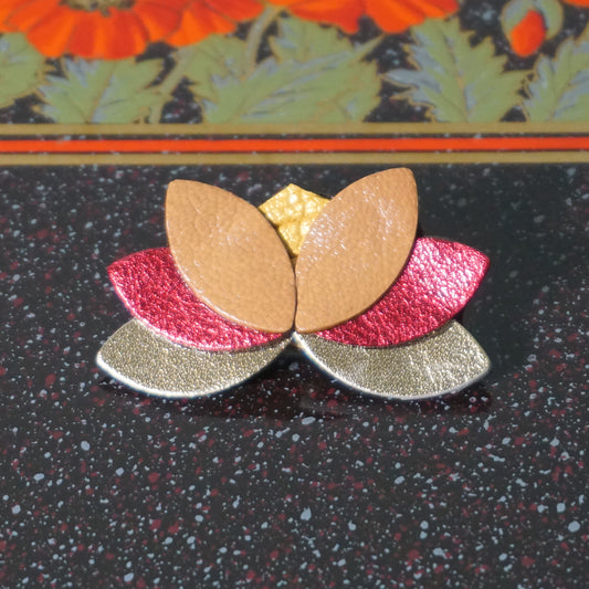 Onejhi - Lotus multicolor